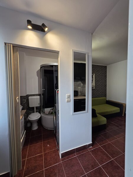 Piata Trapezului, 5 minute metrou,